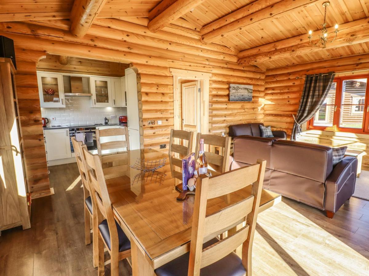 Holly Lodge Oakham Bagian luar foto