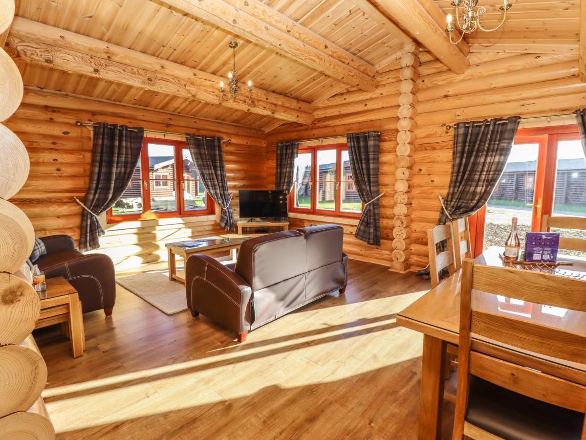 Holly Lodge Oakham Bagian luar foto
